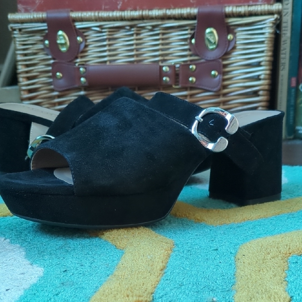 AEROSOLES Black Mules with Chunky Block Heel - Picture 2 of 3